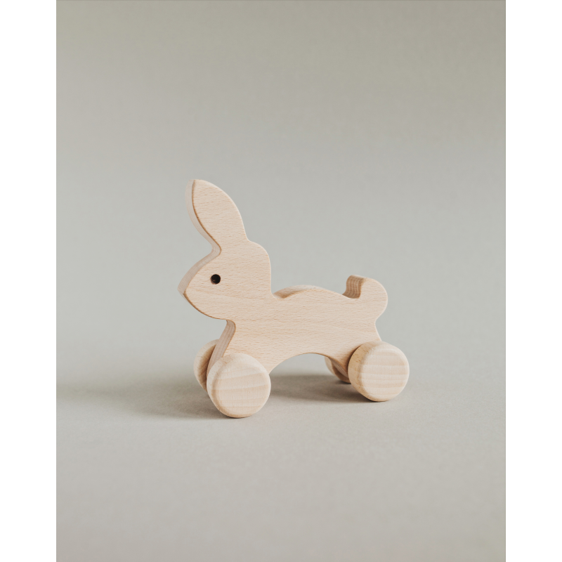 Zajączek  - drewniana zabawka na kółkach